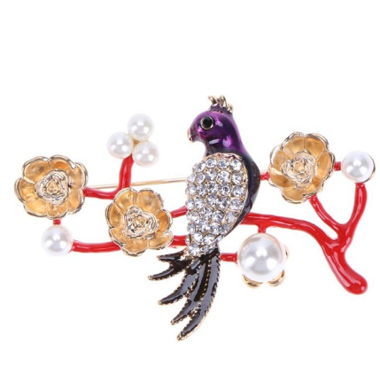 Crystal cat brooch variant