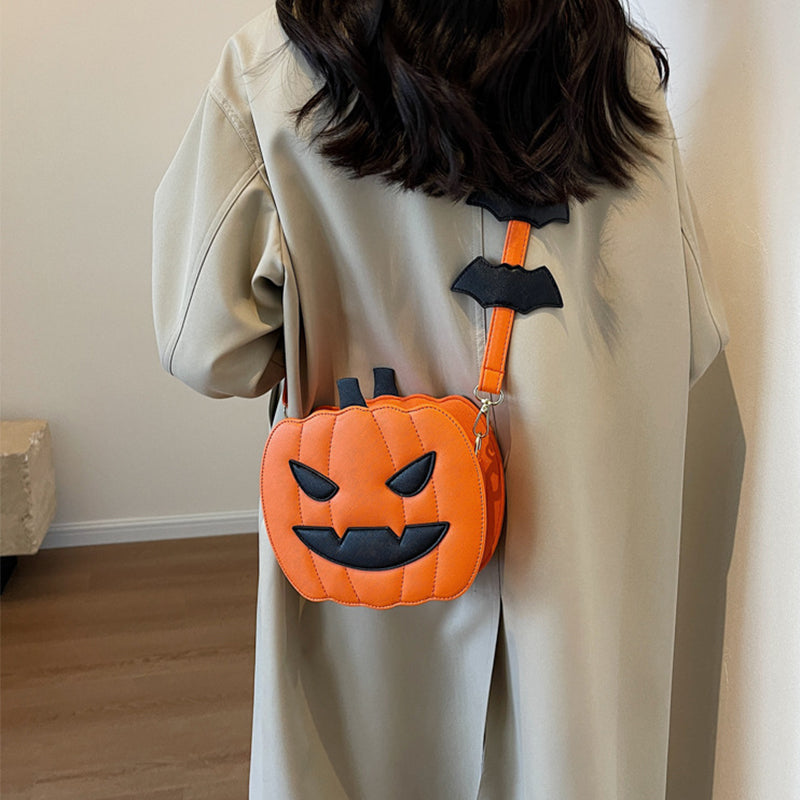 Pumpkin shoulder bag detail